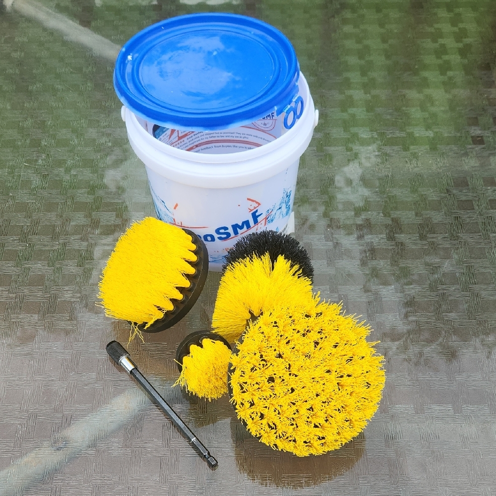 Yellow Drill Brush Set with Blue Lid Bucket